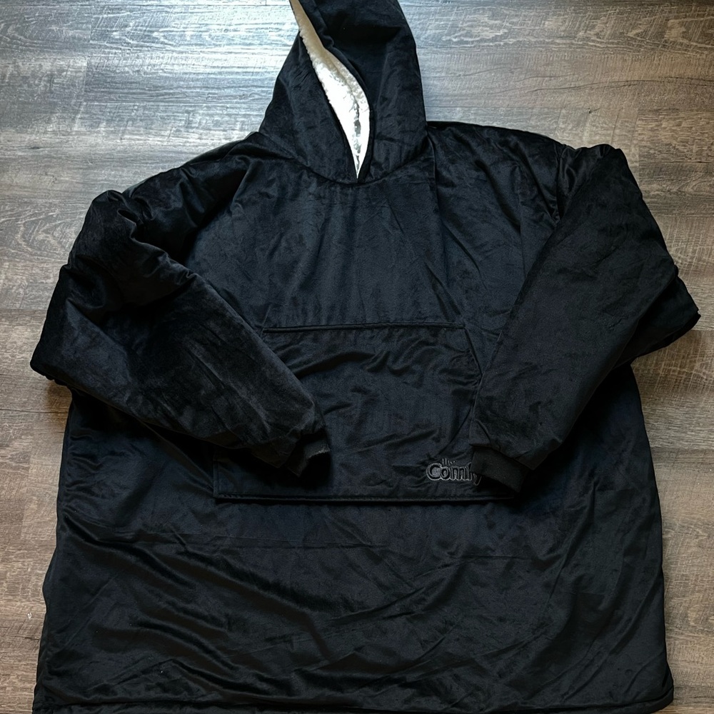 The Comfy Unisex OSFM Black Oversized Sherpa Hoodie Blanket